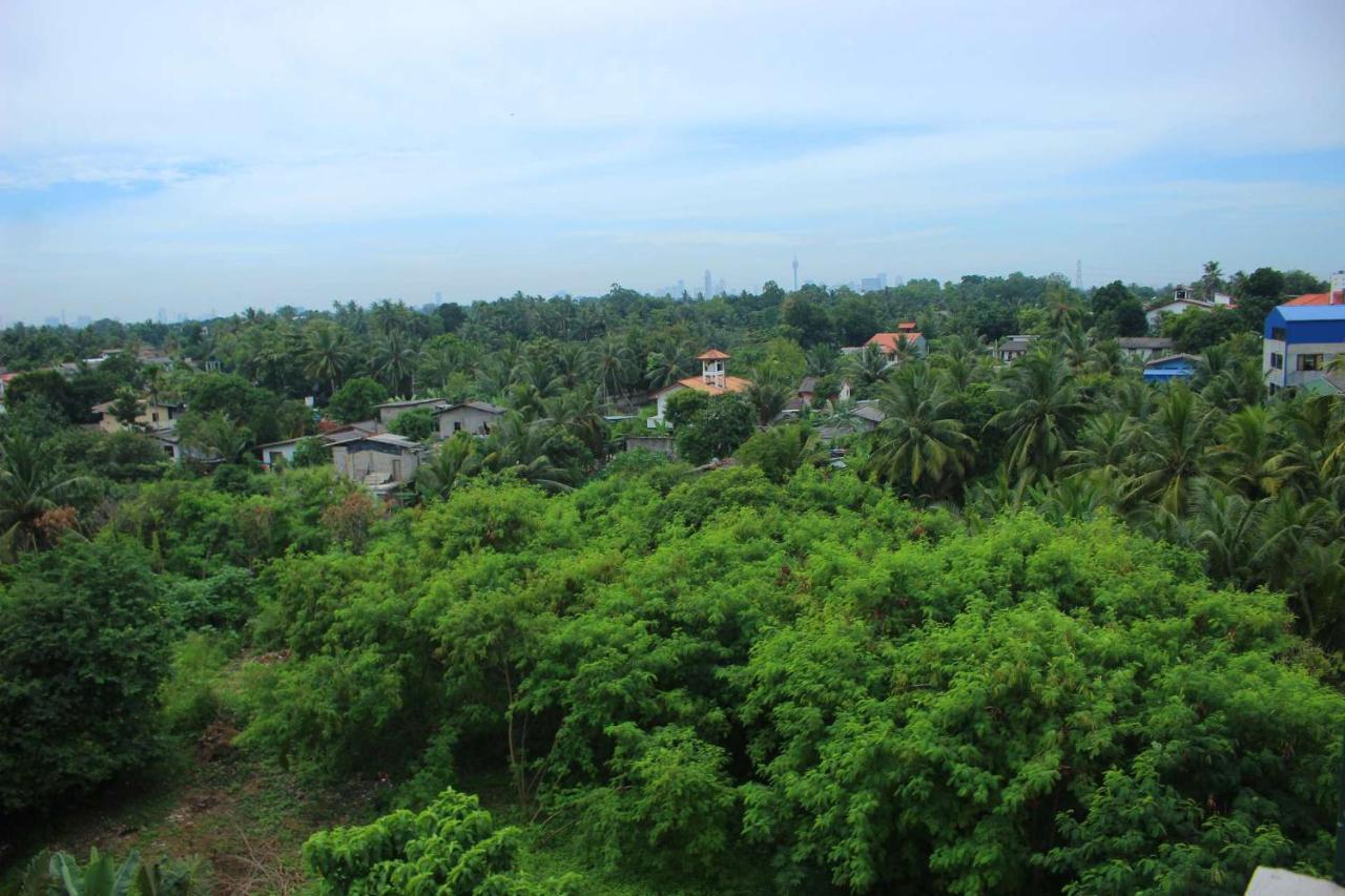 Heritage Eco Resort Kelaniya Extérieur photo