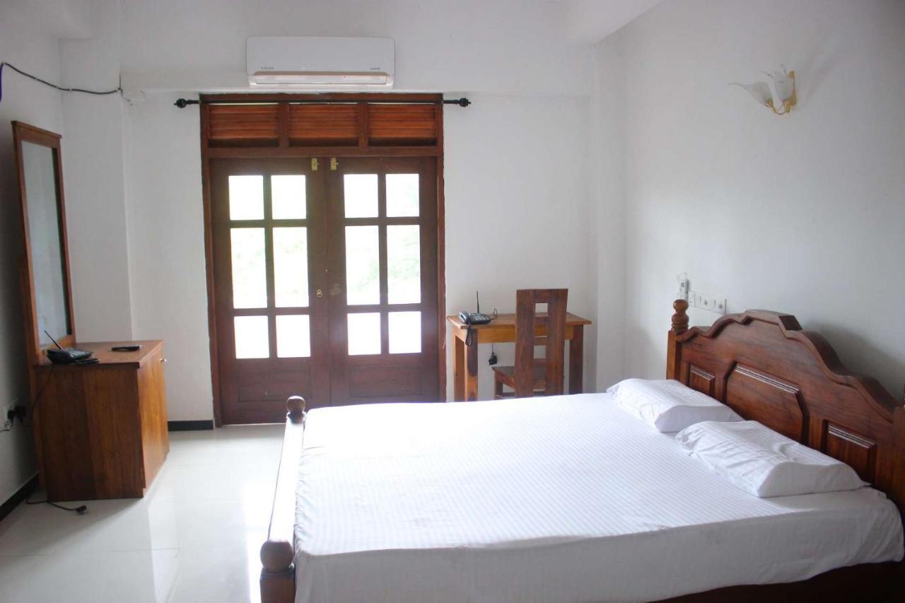 Heritage Eco Resort Kelaniya Extérieur photo