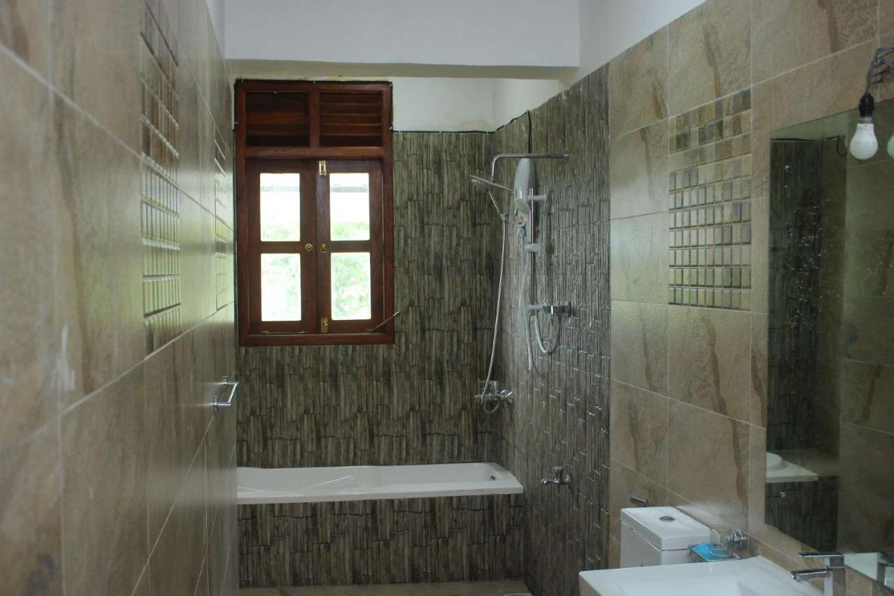Heritage Eco Resort Kelaniya Extérieur photo
